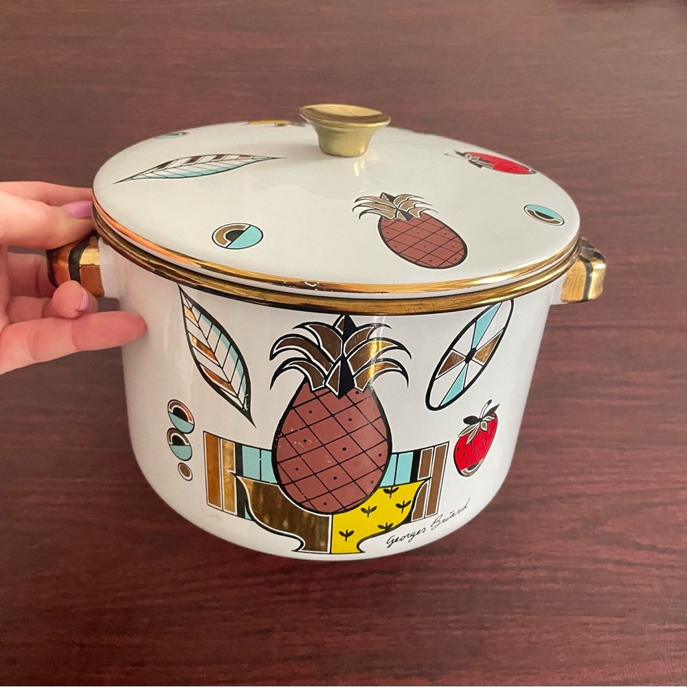 GEORGES BRIARD Mid Century Double Handled Enamel Decorative Pot White Pineapple